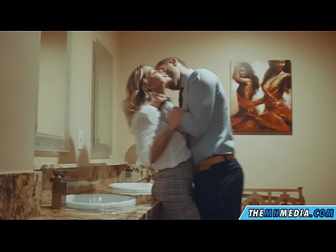 ❤️ Бүкіл аққұба сізді қоғамдық дәретханада азғырғанда ❤ Порно видео kk.bassaniluigi.ru ❤